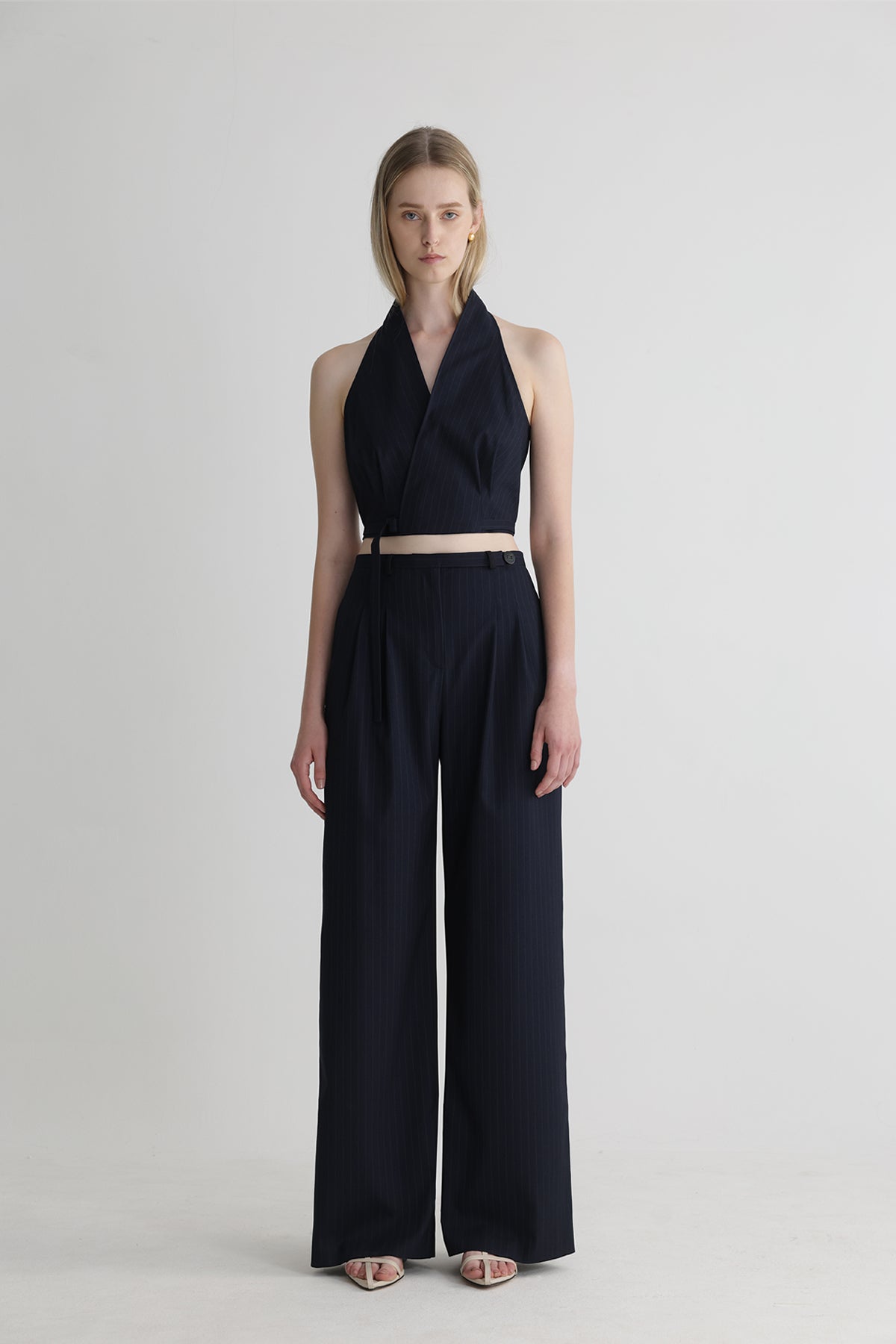 AKITA Tailored Crossover Top – Yumumu